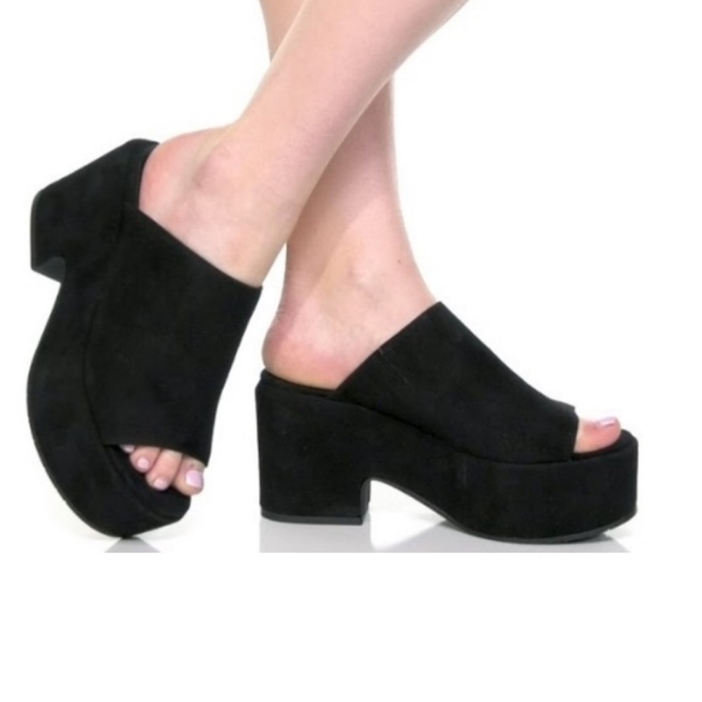 NWOB Aquatalia Evonna Sandal